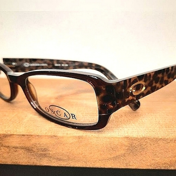 NEW Oscar De La Renta Eyeglass Frame, Rx'able, brown TRENDY 53 20 135 glasses - Picture 1 of 5